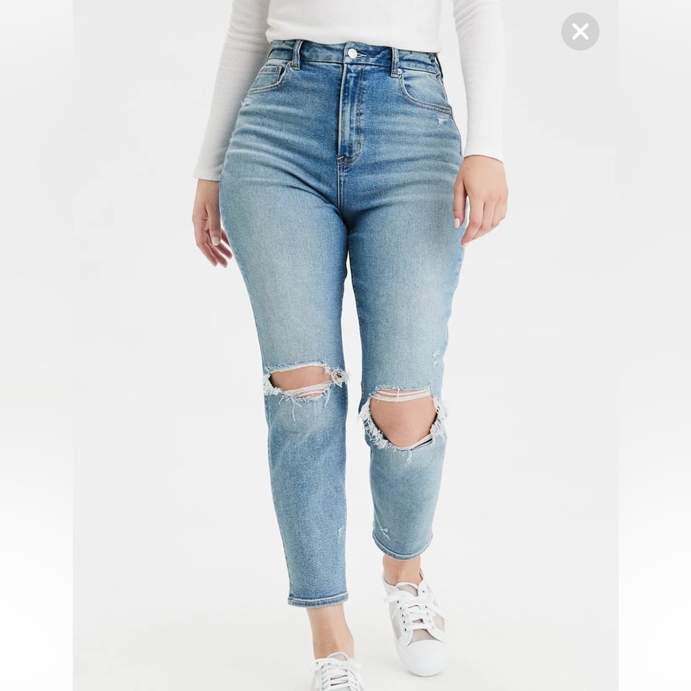 American Eagle Stretch Faded Ripped‎ Cropped Curvy High-Rise Mom Jeans
